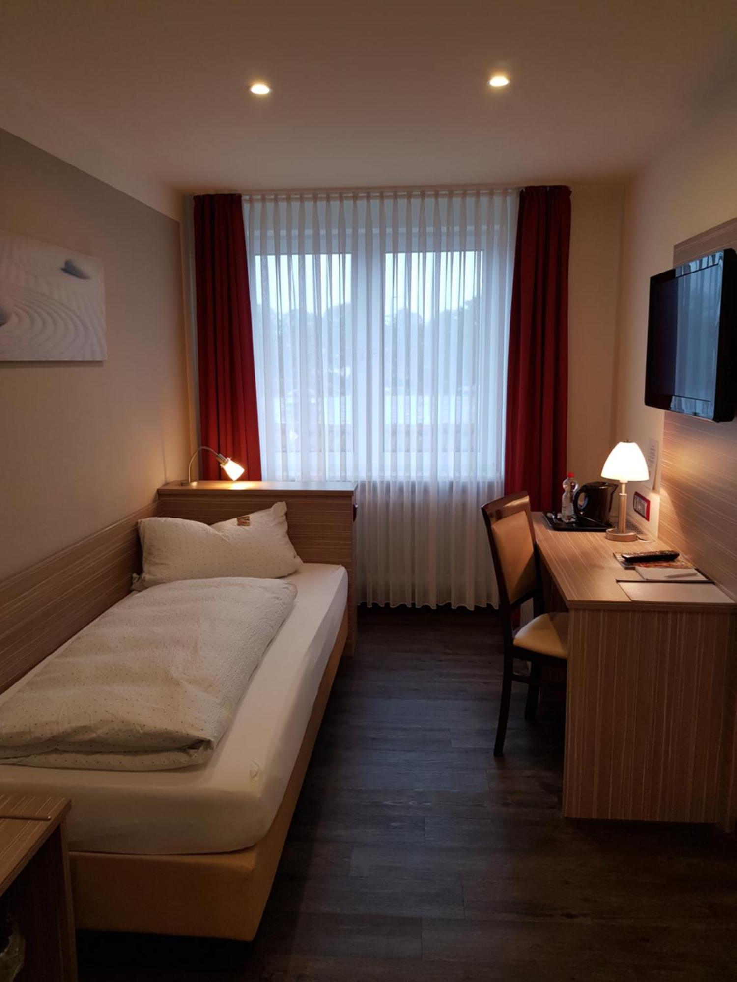 Hotel Muehleneck Schortens Exteriör bild
